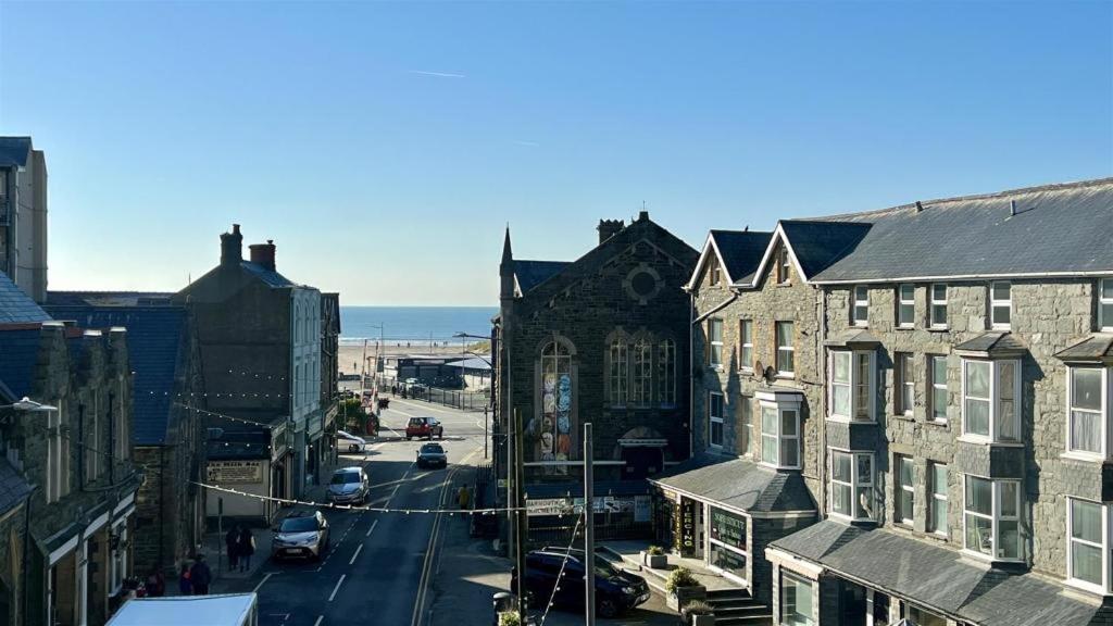 Luxury 4 Bedroom Seaside Apartment - Glan Y Werydd House Бармут Екстер'єр фото
